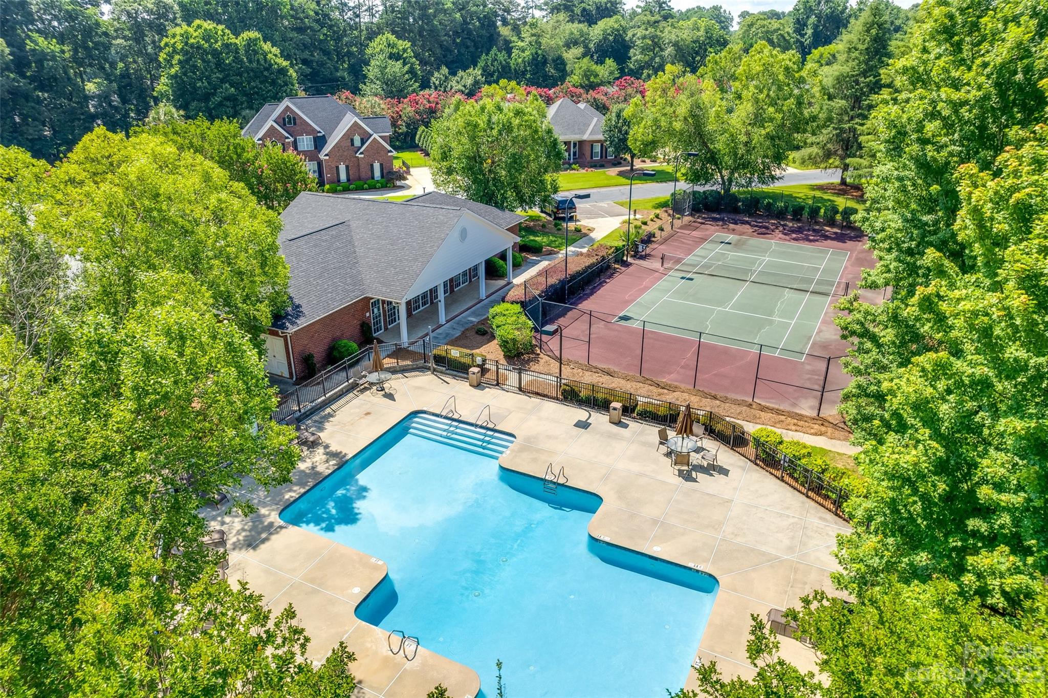 Lake Club Commons - Residential