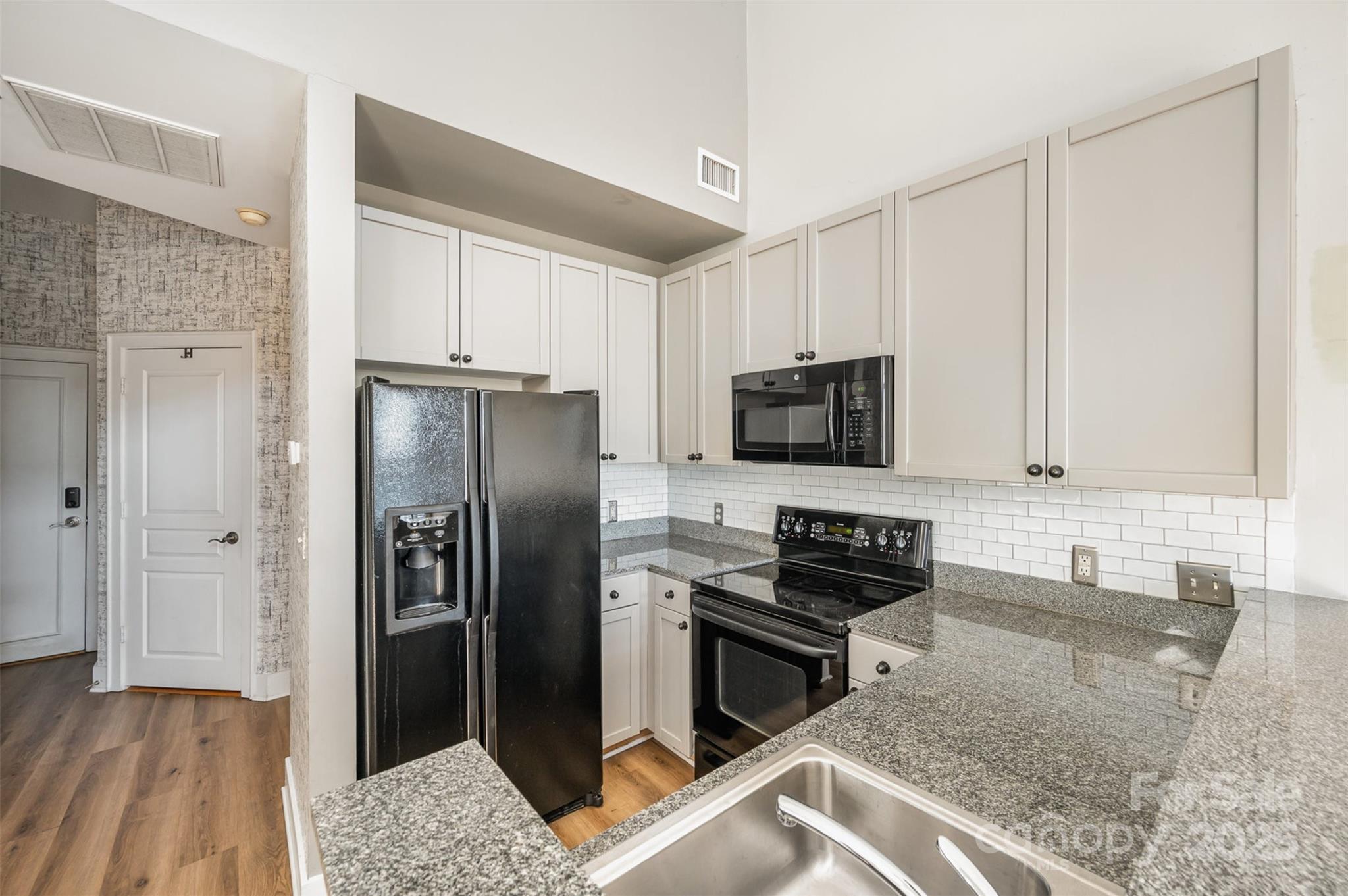115 E Park Avenue 419