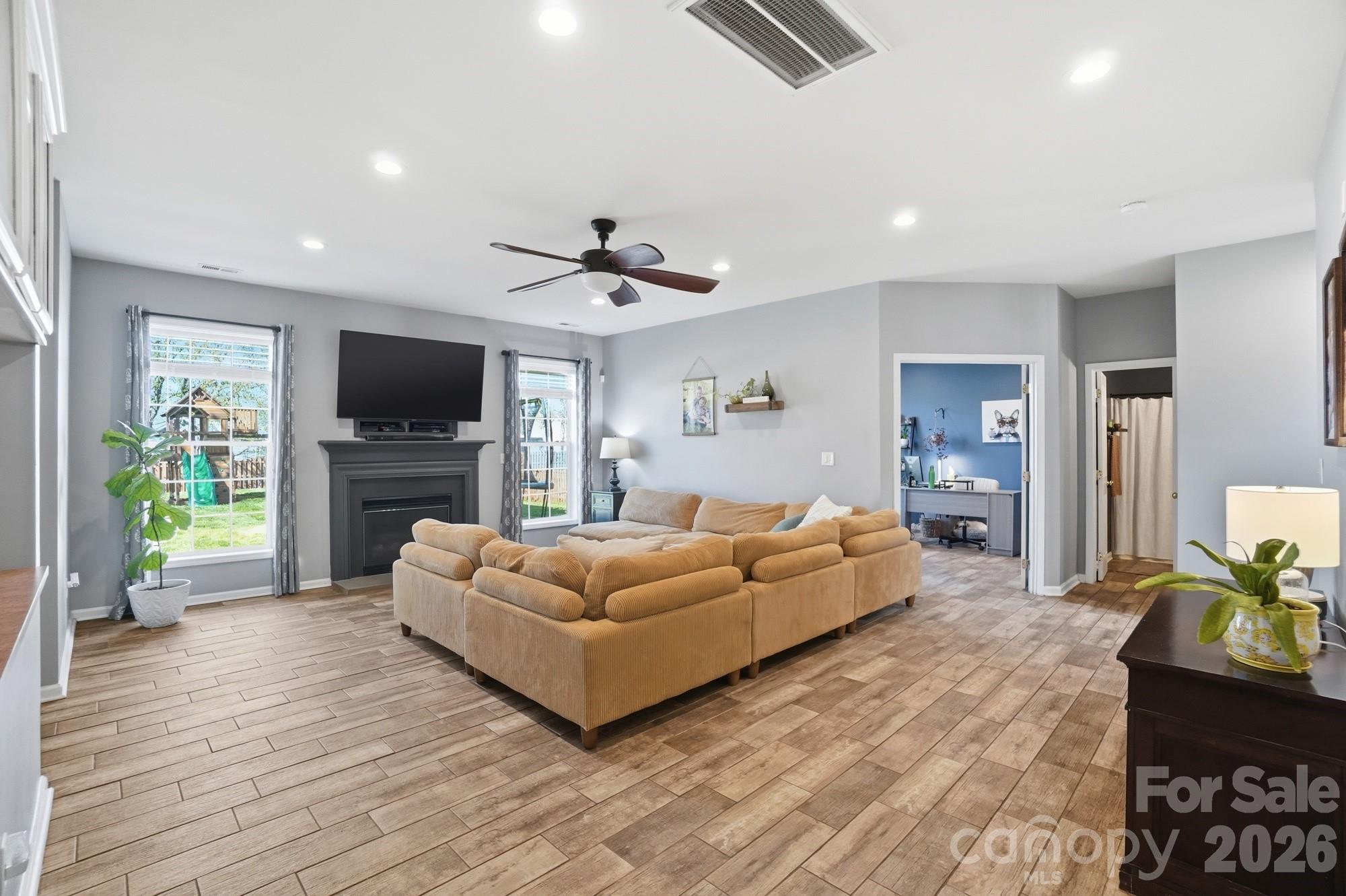 125 N Wendover Trace