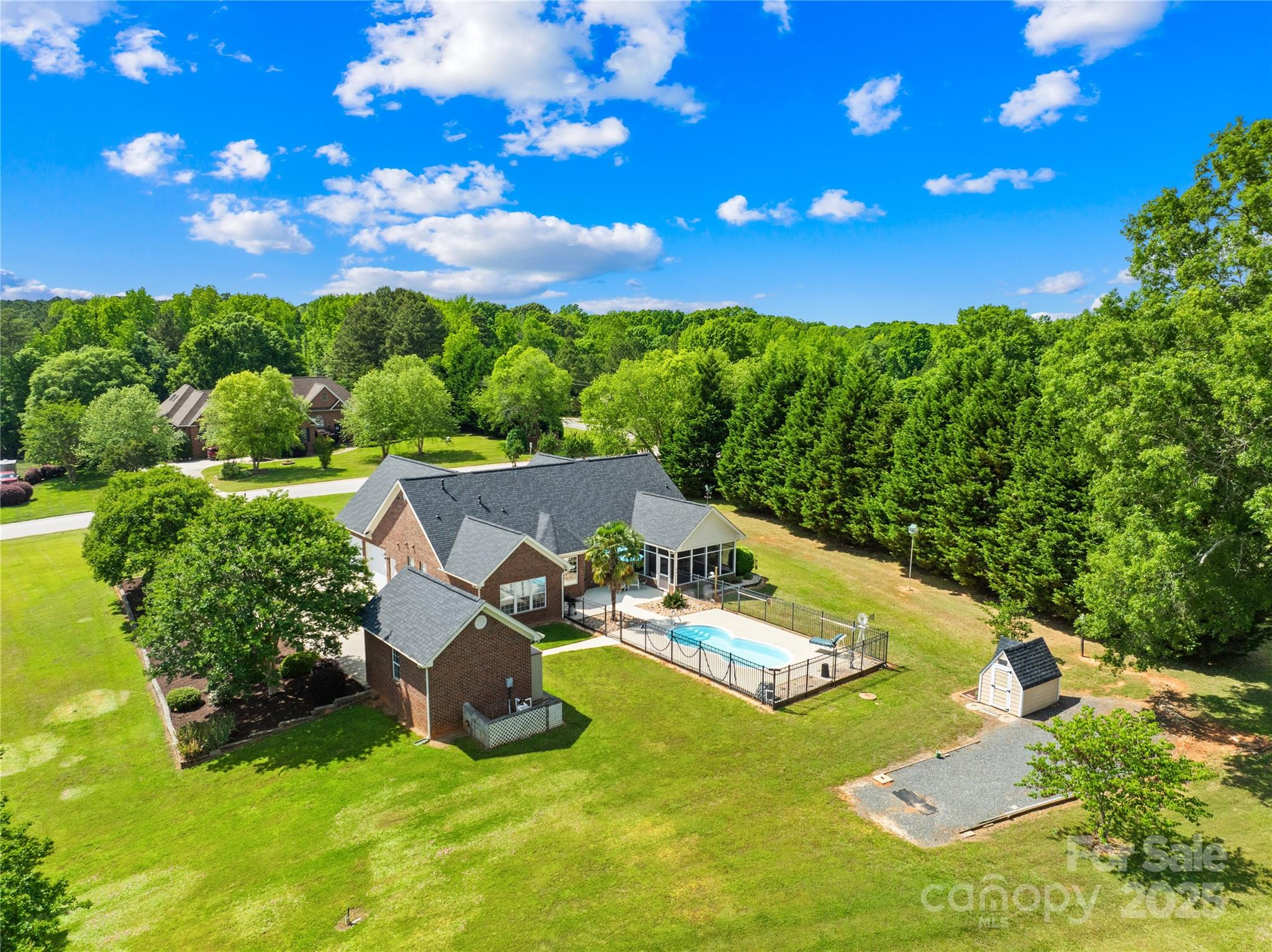 1305 Glenview Lane