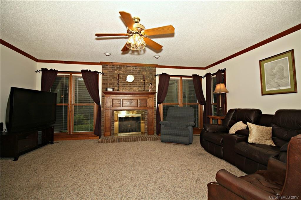 Hunters Pointe - Residential