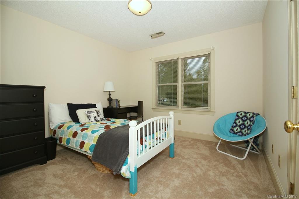 Hunters Pointe - Residential