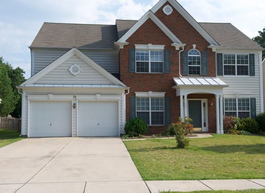 EXCELLENT OPPORTUNITY TO LEASE IN MUCH DESIRED REAVENCREST! VERY CLEAN, IMMACULATE 4 BEDROOM, 2.5 BATH ON LEVEL FENCED LOT. ABUNDANT HARDWOODS ON MAIN, NEW CARPETING UP. NEWER STAINLESS APPLIANCES. FRESH NEUTRAL PAINT. FORMAL LIVING ROOM & DINING ROOM, OFFICE, LARGE GREAT ROOM AND SPACIOUS KITCHEN. UPSTAIRS FEATURES HUGE OWNER'S SUITE AND SPACIOUS SECONDARY BEDROOMS. GRANITE IN KITCHEN AND ALL BATHROOMS. GREAT SWIM/TENNIS COMMUNITY. ARDREY KELL SCHOOLS!