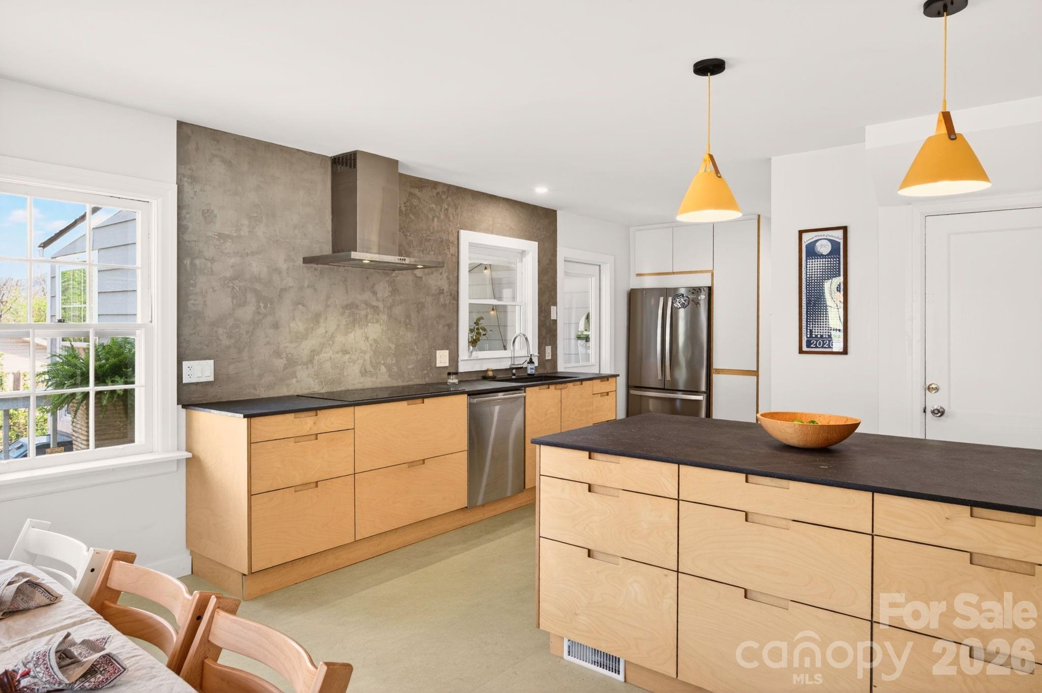 318 Stonewall Avenue