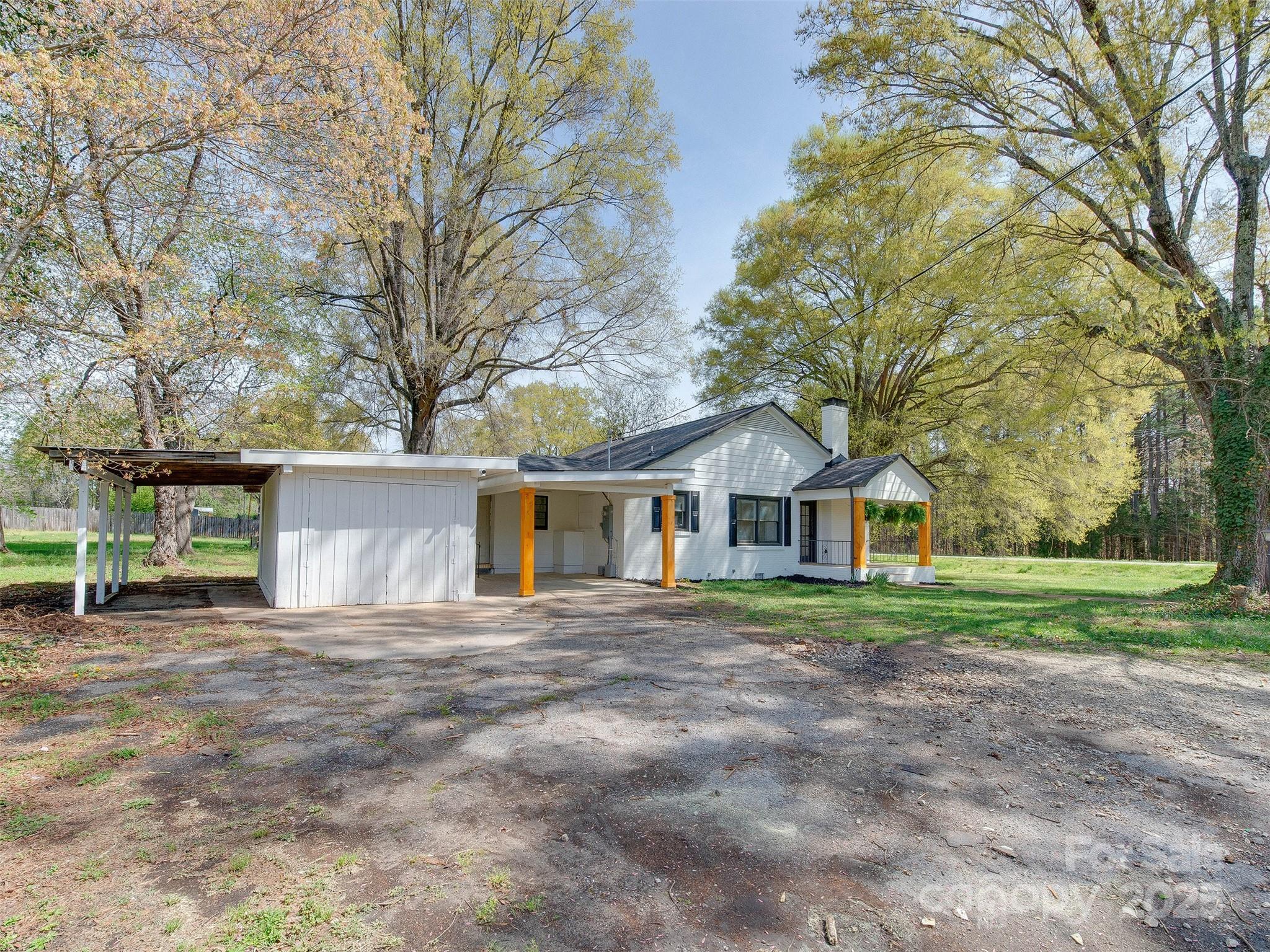 1209 Mount Ulla Highway