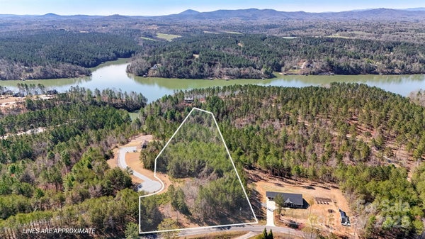 1428 EDGEWATER TRL, GRANITE FALLS, NC 28630 - Image b4f64f542dfbc5238aa86d1c03a4bcaa/310507041