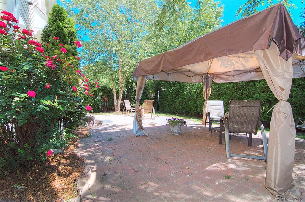 Lake Shore - Residential