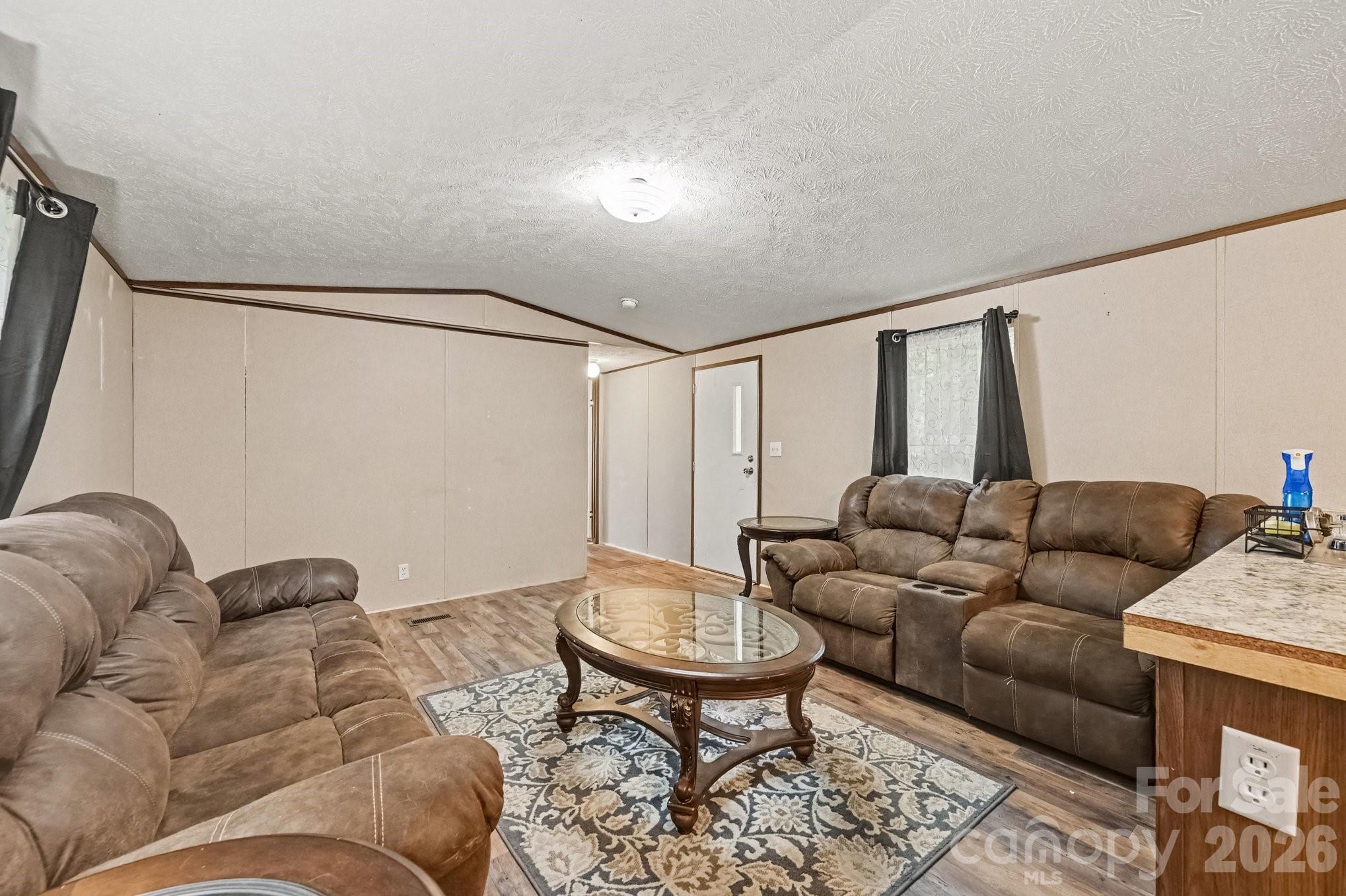 1846 Apple Blossom Road