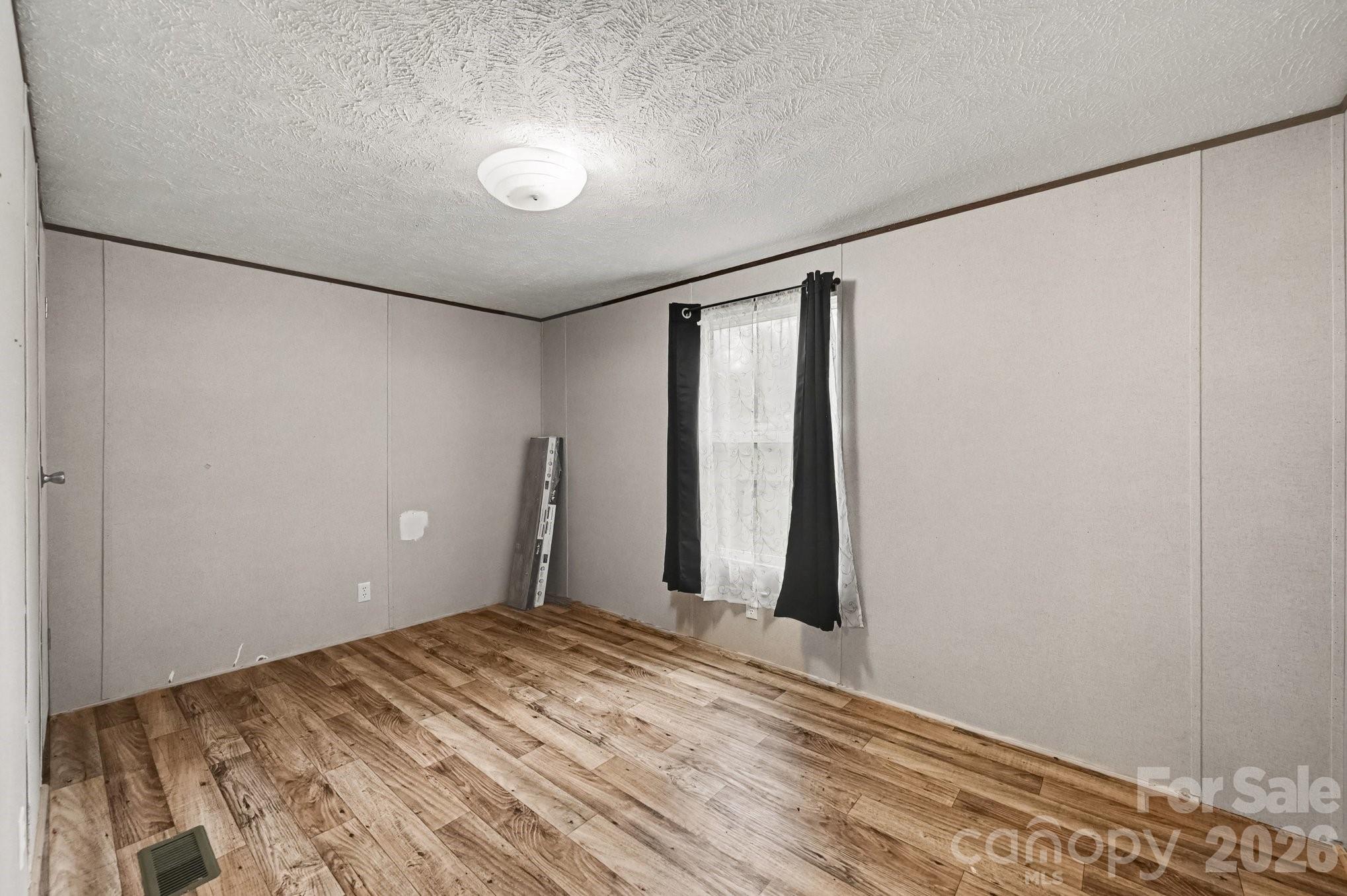 1846 Apple Blossom Road