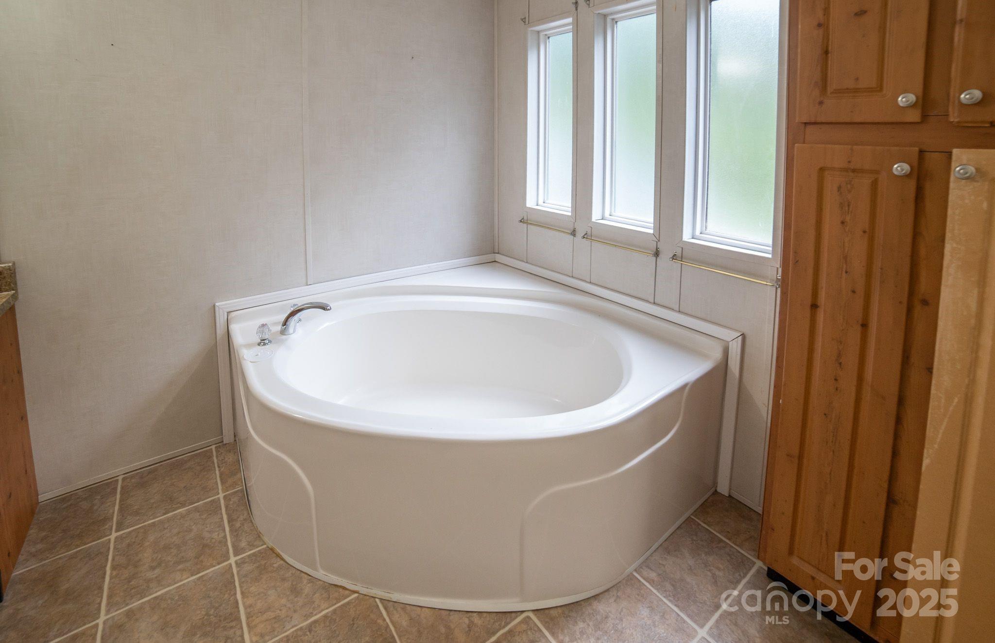 Morganton, North Carolina 28655, United States, 4 Bedrooms Bedrooms, ,2 BathroomsBathrooms,Residential,Active,165351