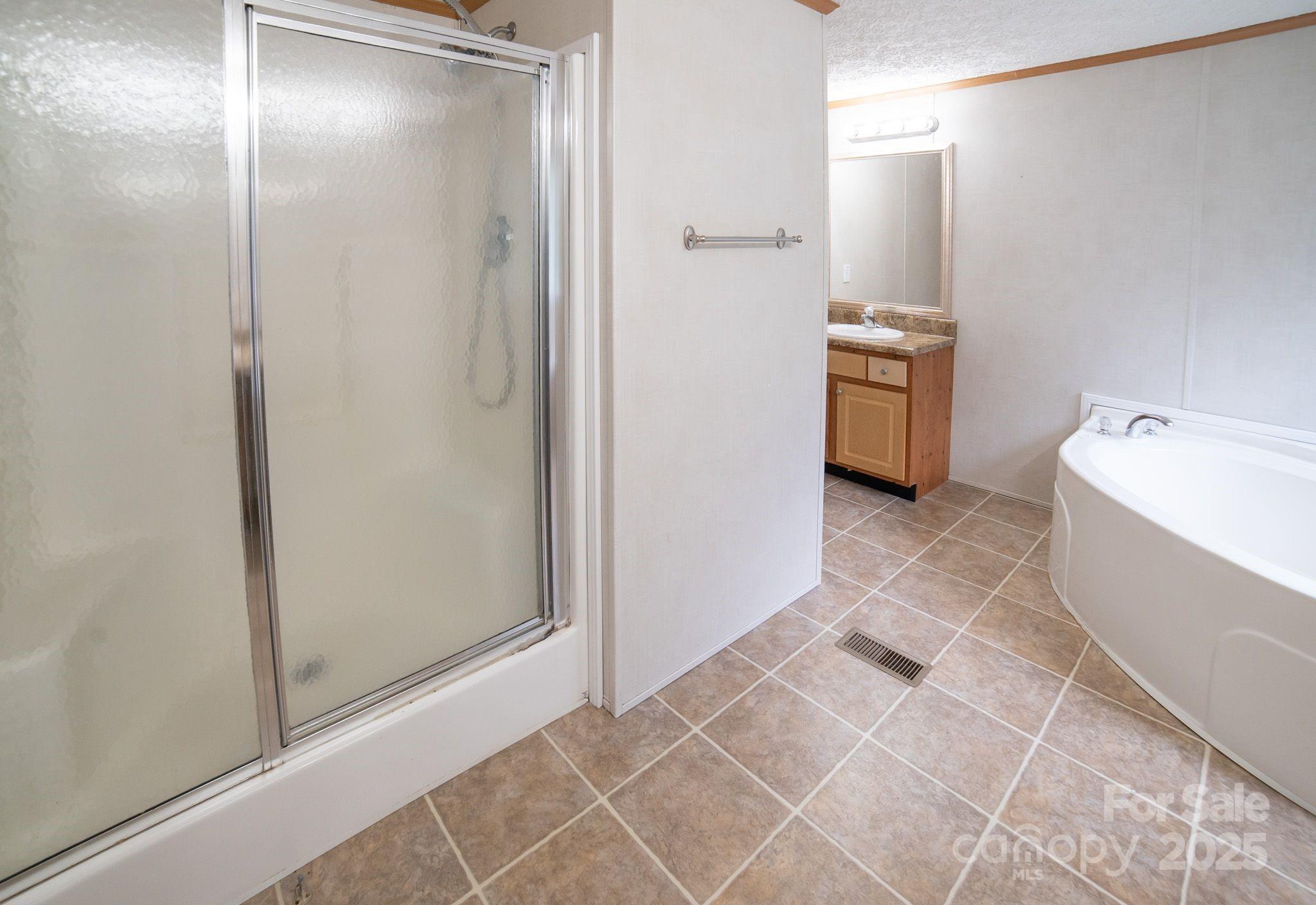 Morganton, North Carolina 28655, United States, 4 Bedrooms Bedrooms, ,2 BathroomsBathrooms,Residential,Active,165351