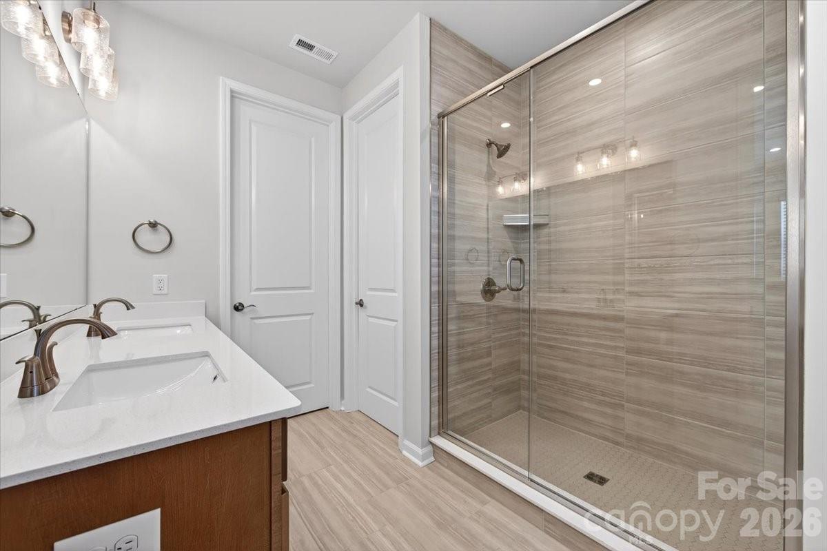 Ellis Townes - Residential