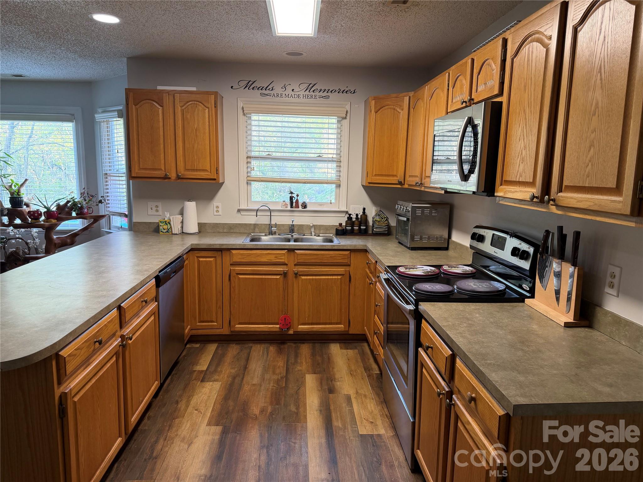 7004 Forest Hills Drive