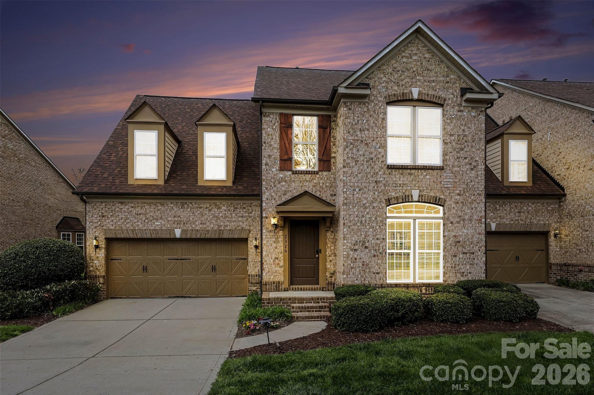 2326 Donnington Lane NW