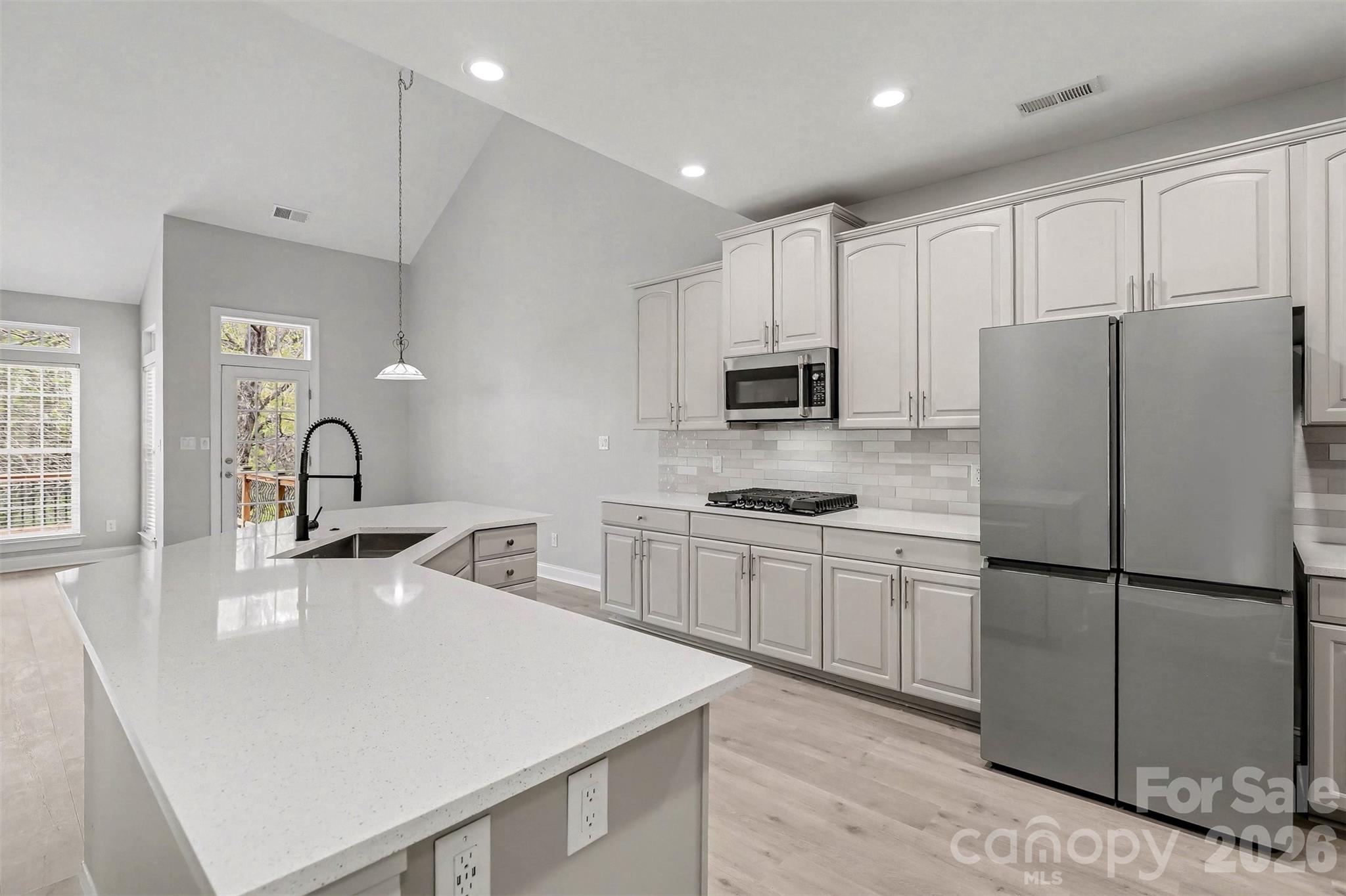 2326 Donnington Lane NW