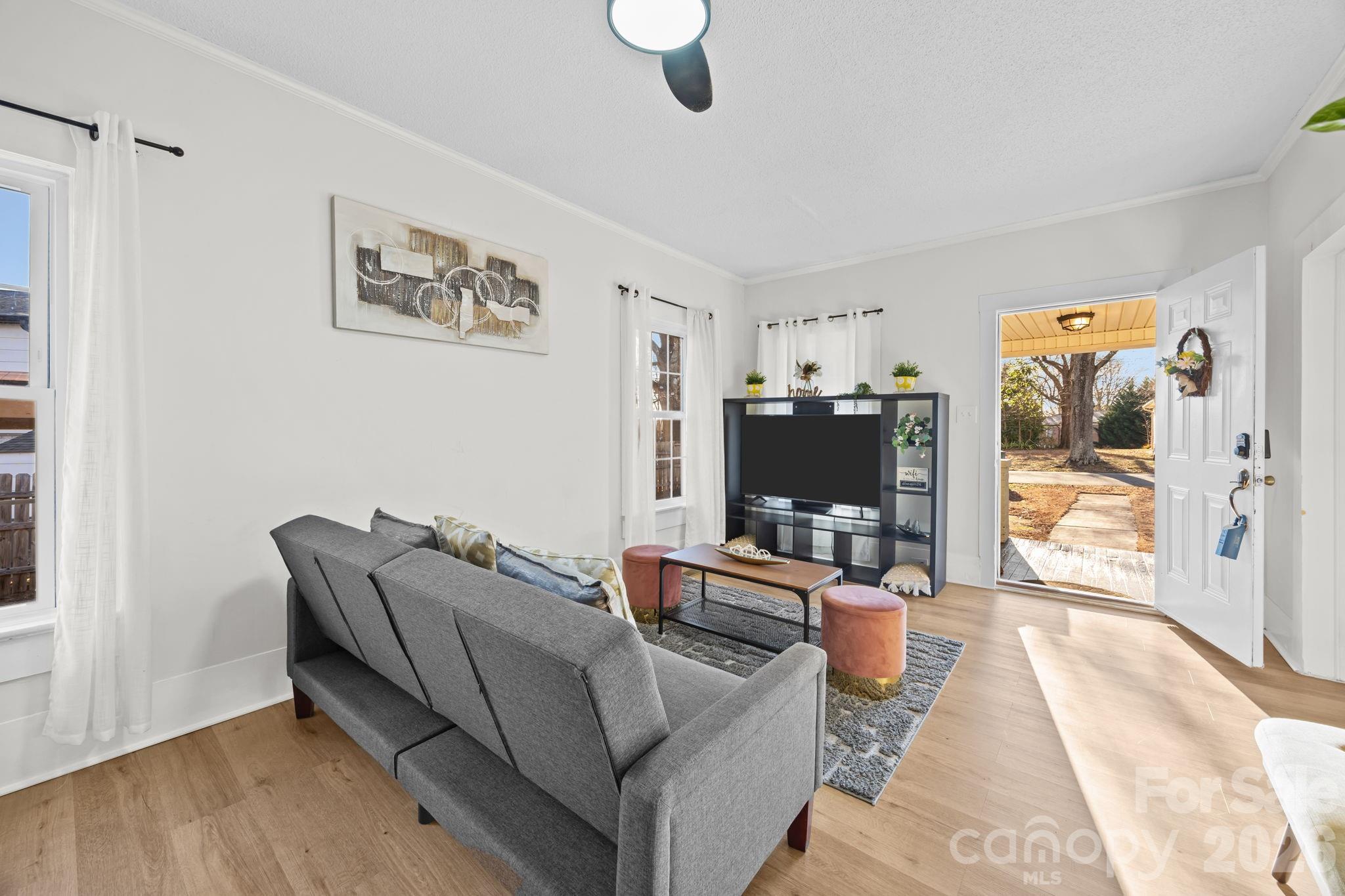 145 Saint Charles Avenue NE