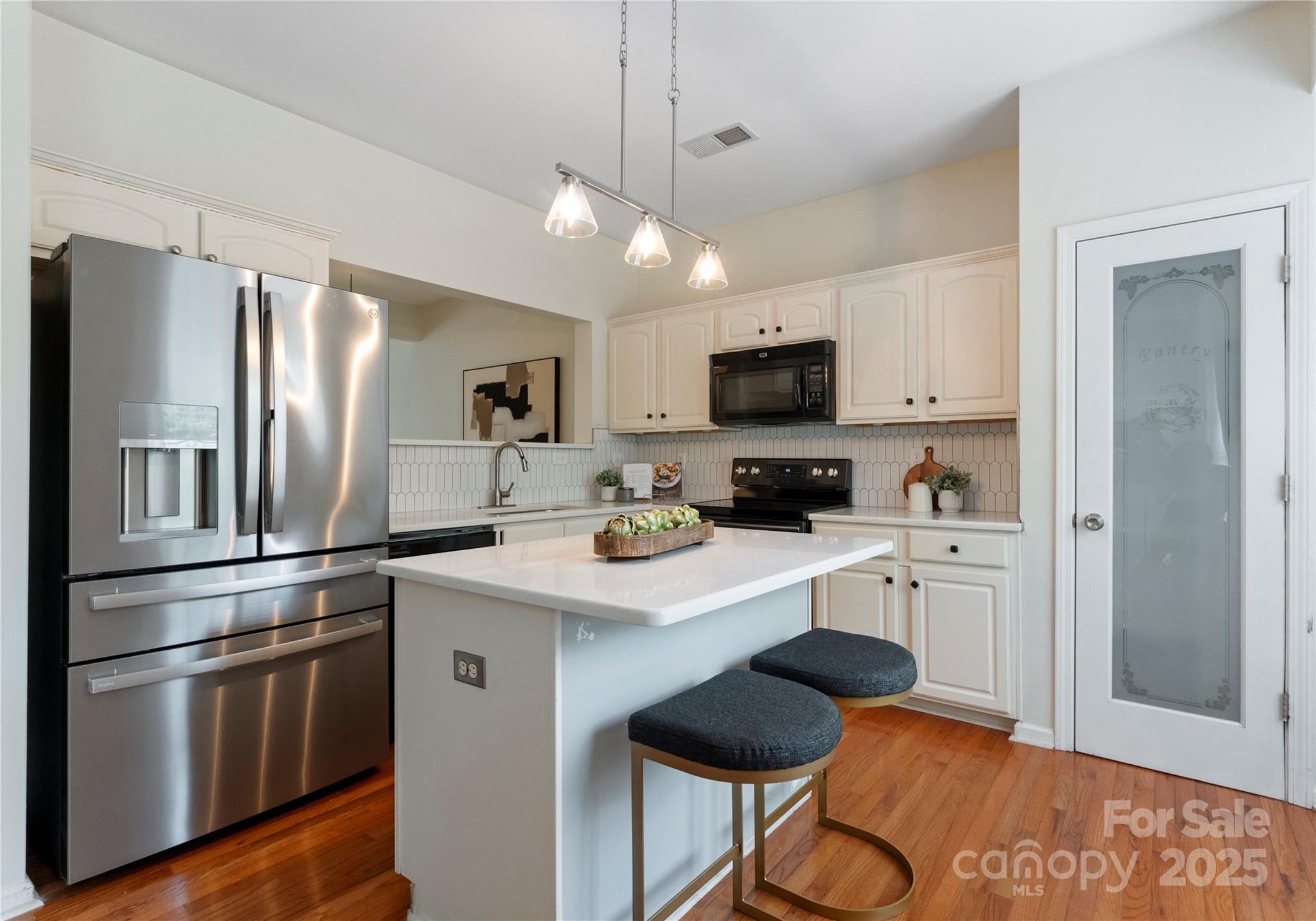 10094 Treeside Lane