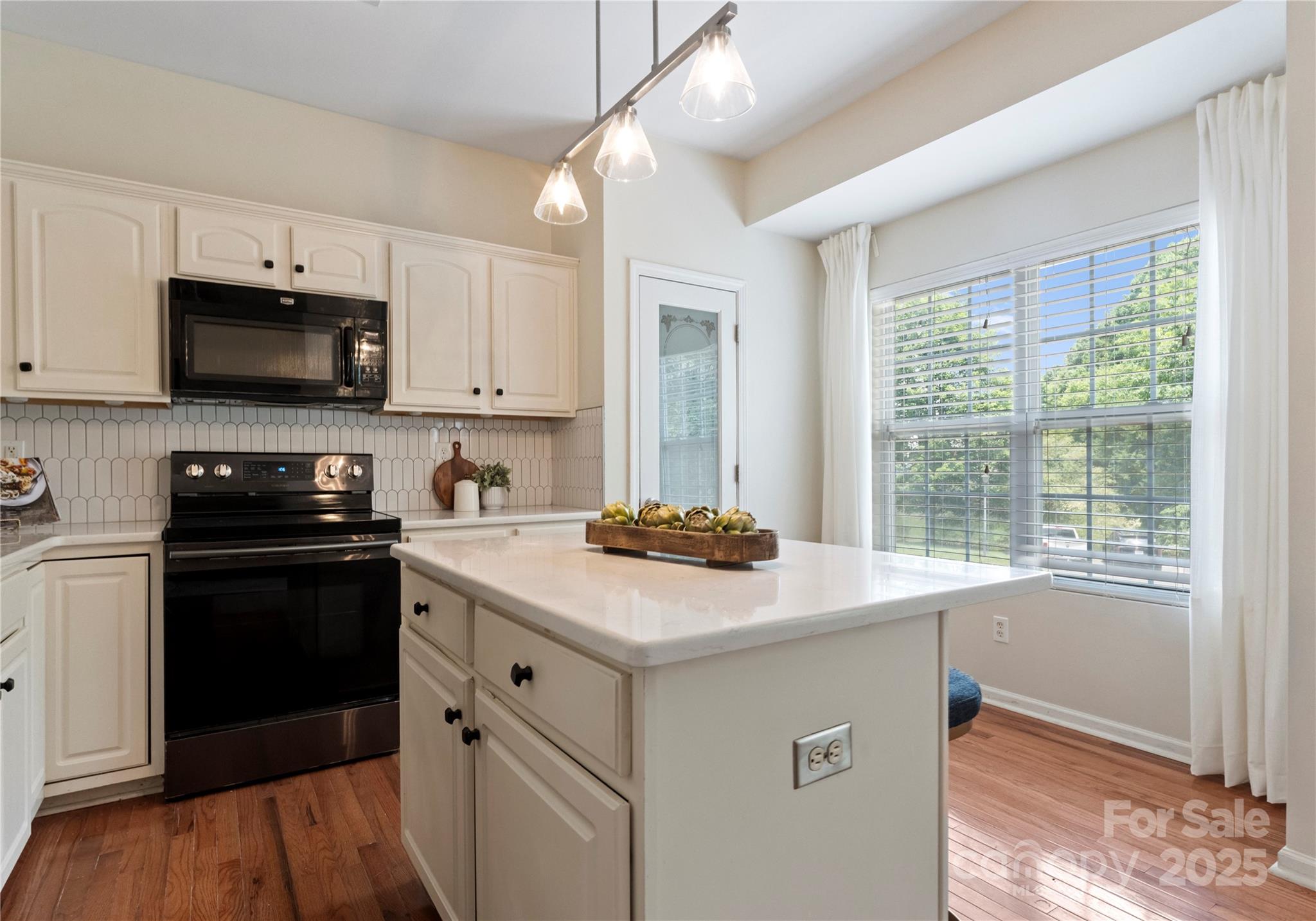 10094 Treeside Lane