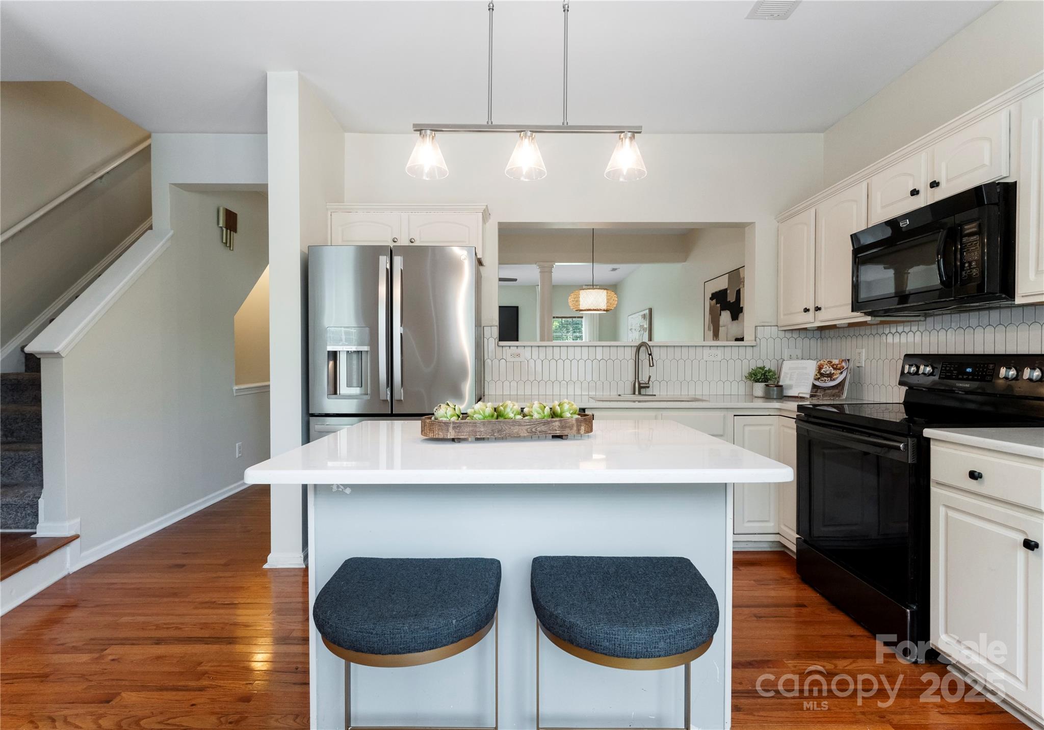 10094 Treeside Lane