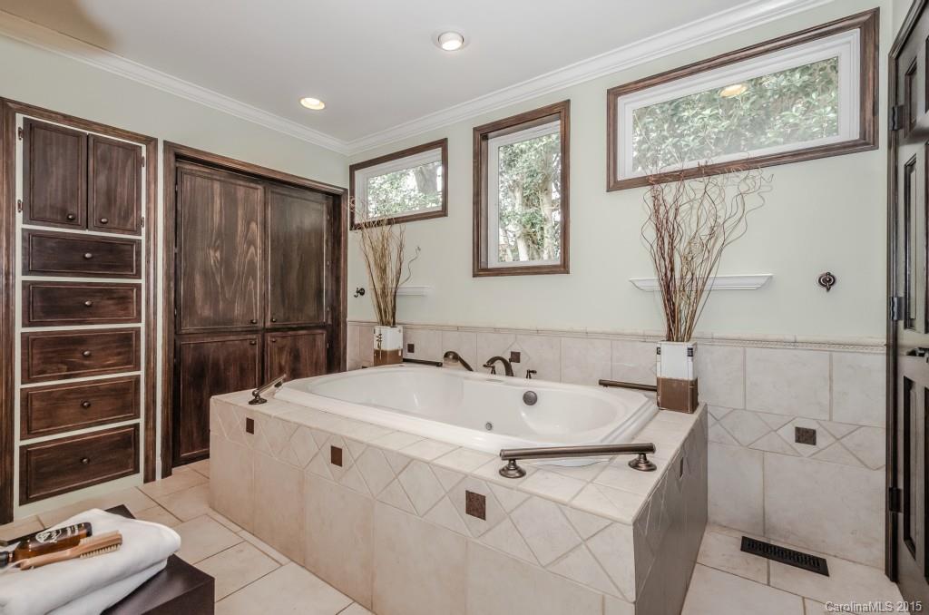 Armstrong Circle - Residential