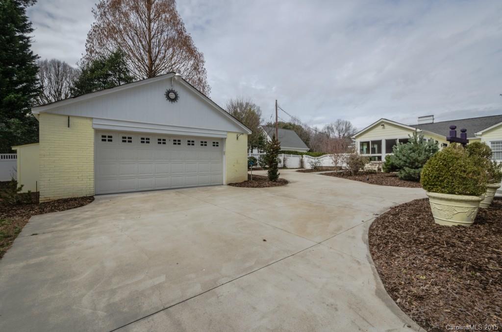 Armstrong Circle - Residential