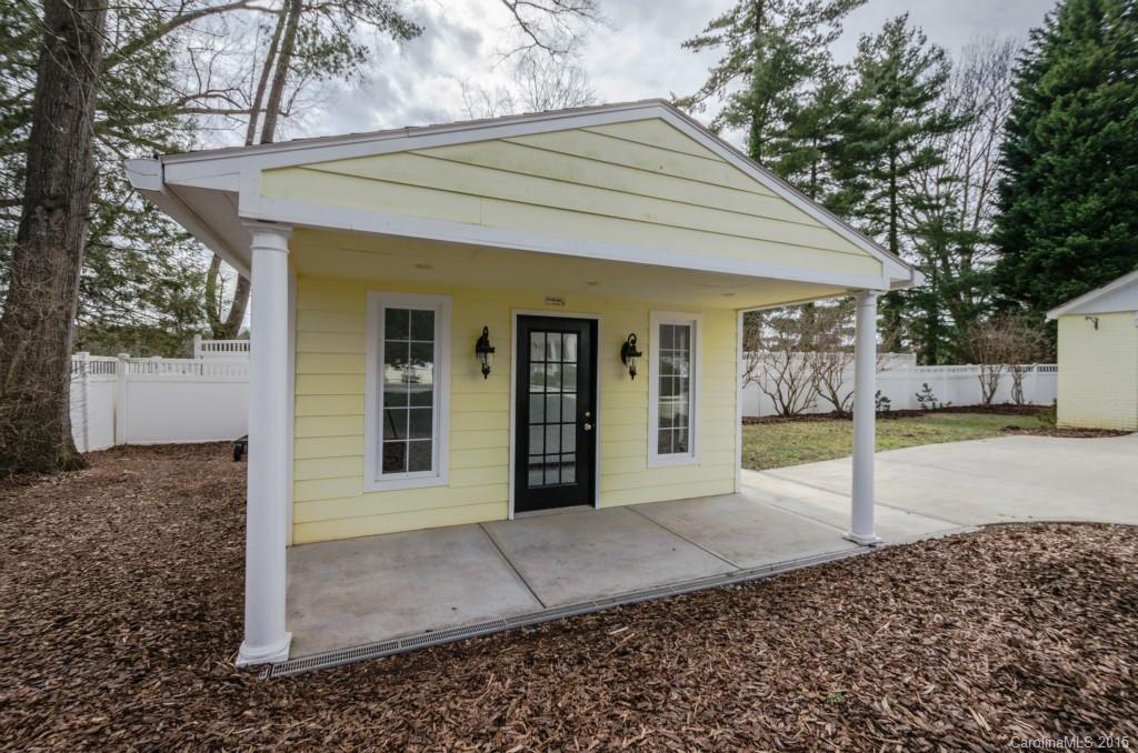 Armstrong Circle - Residential