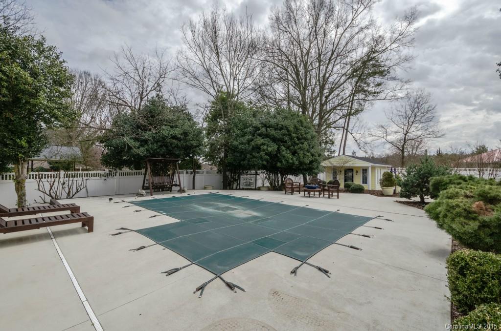 Armstrong Circle - Residential