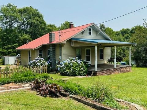 200 Hilltop Drive Mooresboro NC 28114