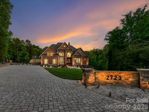 Photo of 2723 Providence Pine Lane, Charlotte, NC 28270 (MLS # 4373604)