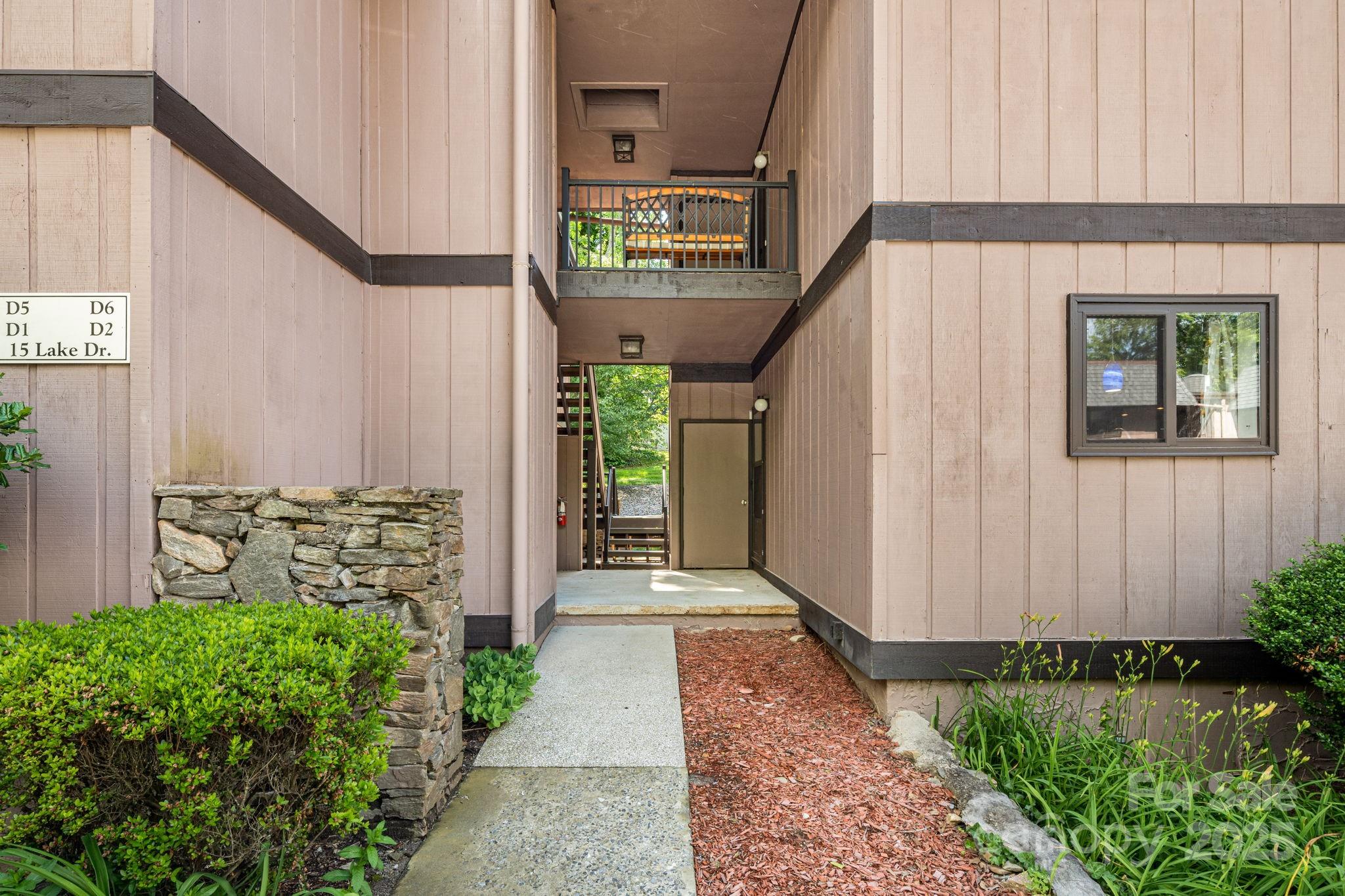 15 Lake Drive D2