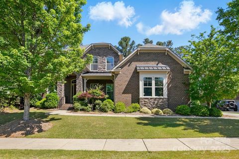 Photo of 16515 Governors Club Court, Charlotte, NC 28278 (MLS # 4204352)