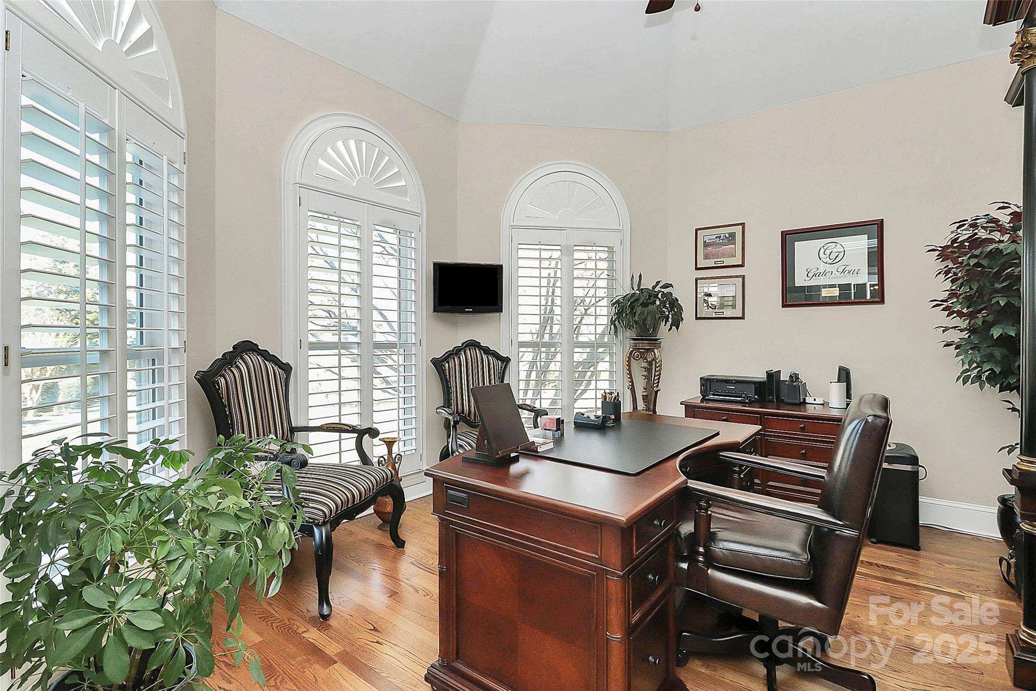 The Peninsula - Residential