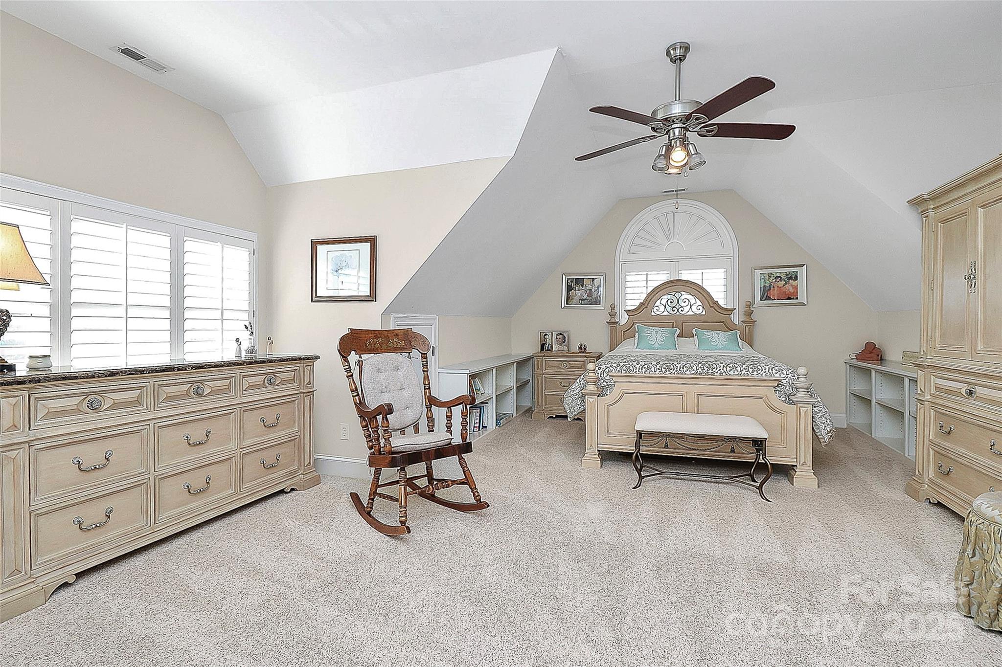 The Peninsula - Residential