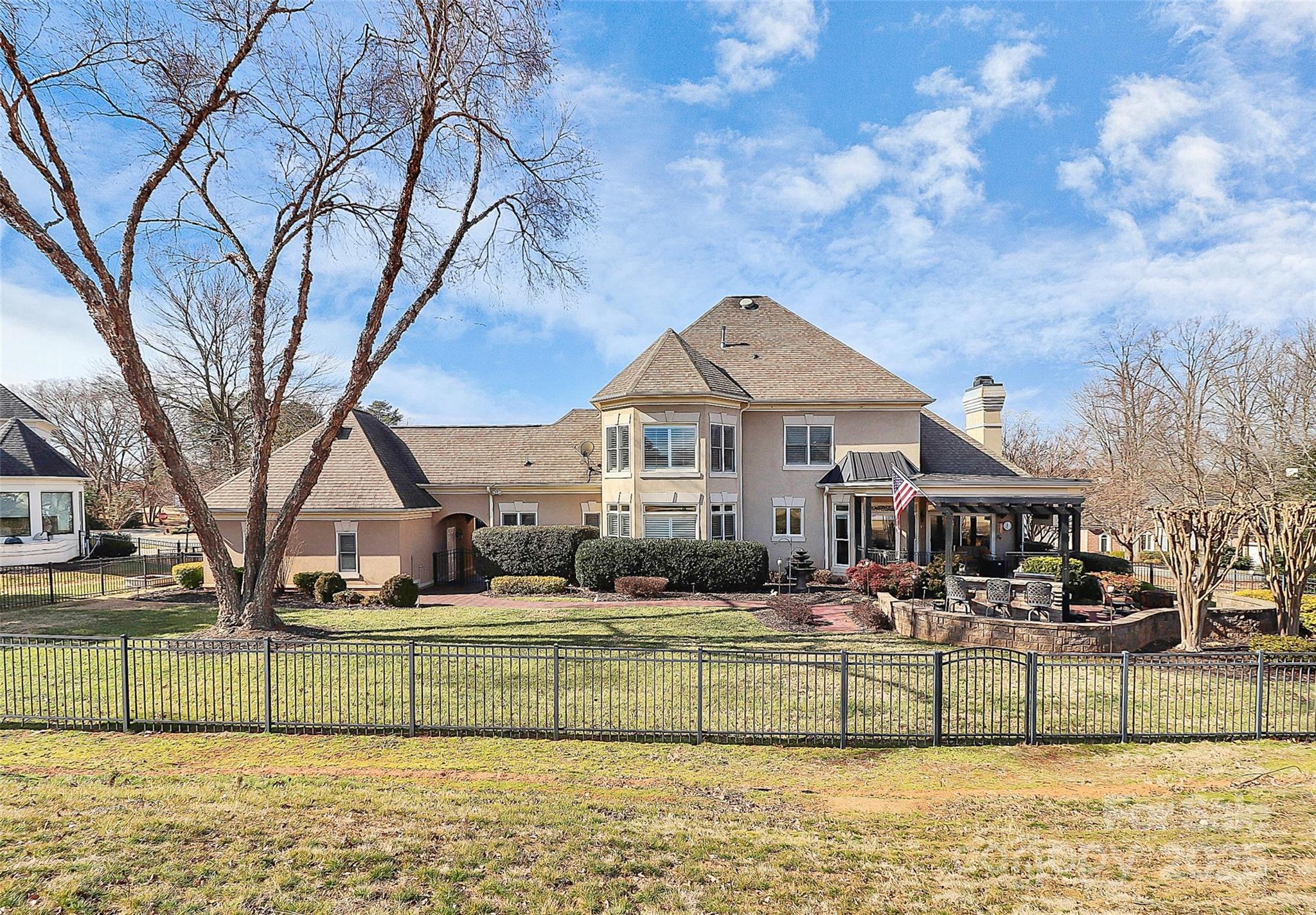 The Peninsula - Residential