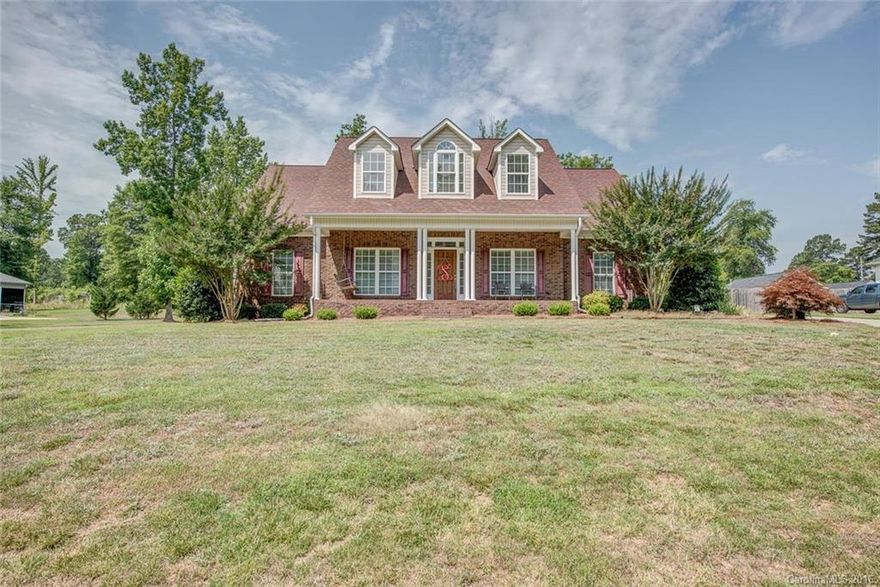 This all brick Cape Cod style home is the one for you, with large front porch, patio in back, dbl garage, 24x30 workshop for man of the home. Home features, large family room, fml dining, kitchen w/breakfast area, granite counter tops, all appliances remain, ceramic tile floors, beautiful master on main has Trey ceiling, with to die for master bath. Two bedrooms upstairs, 1FBA, 2 BR’s down and 1.5 baths.