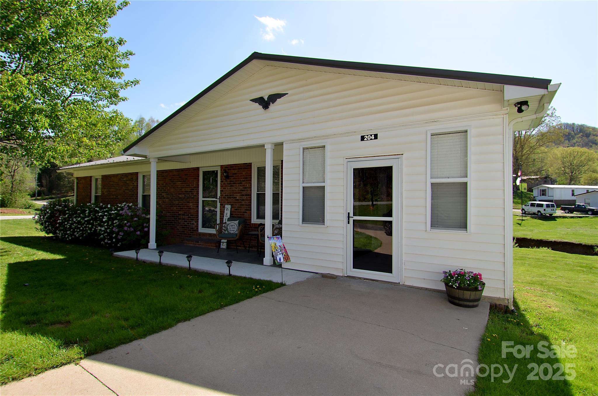 204 Quail Hollow Road