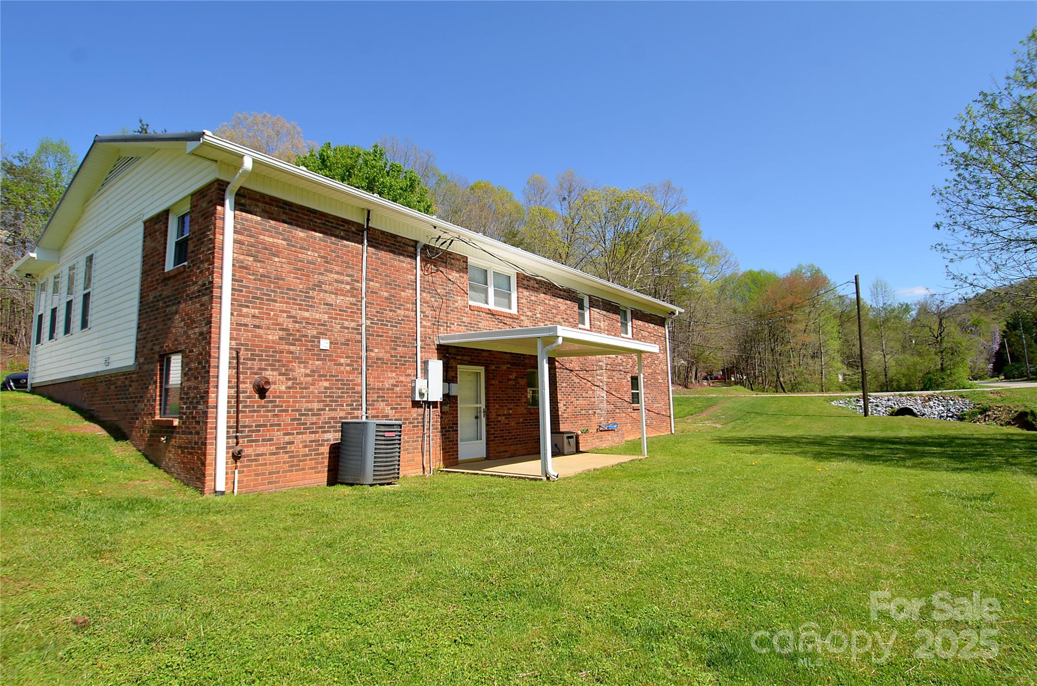 204 Quail Hollow Road