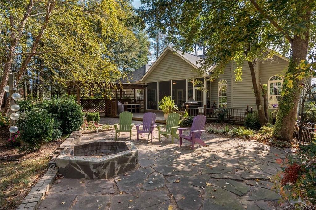 The Lakes At Derby Downs - Residential