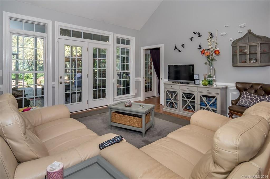 The Lakes At Derby Downs - Residential