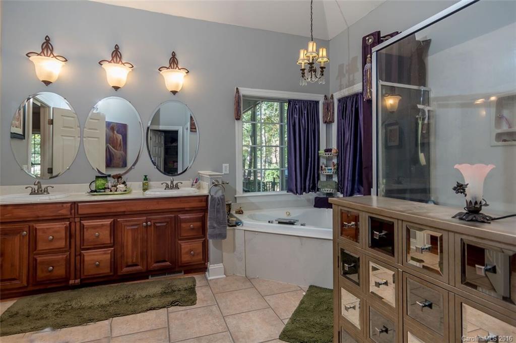 The Lakes At Derby Downs - Residential