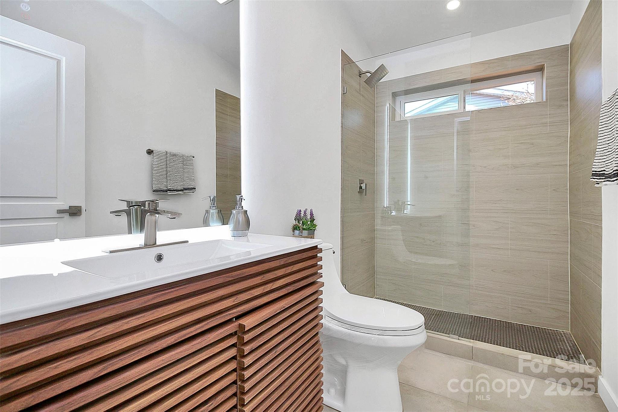 Las Siete Villa - Residential