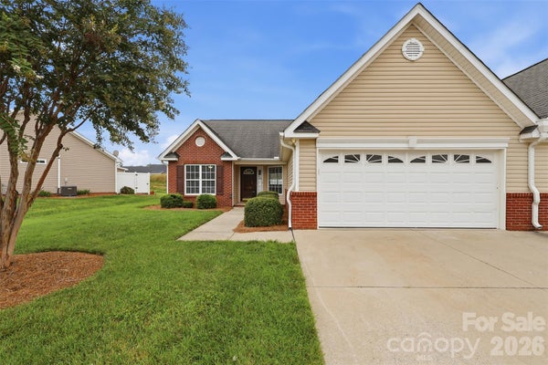 1306 BAYSWATER DR, HIGH POINT, NC 27265 - Image b54dd05802ca871d35b6c2f562e8dbc8/2374224715