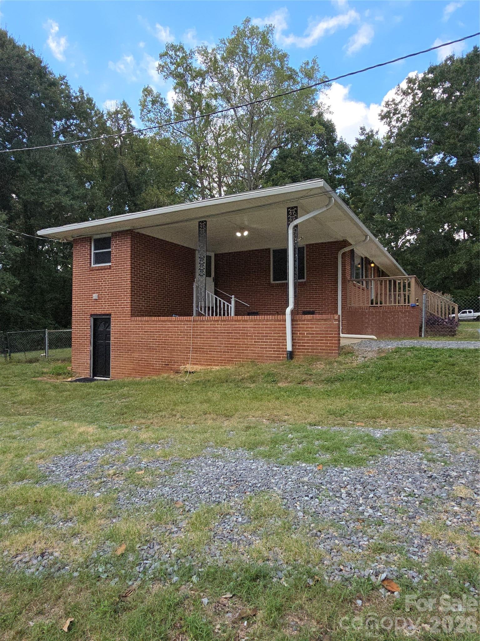 1627 W Lakewood Drive