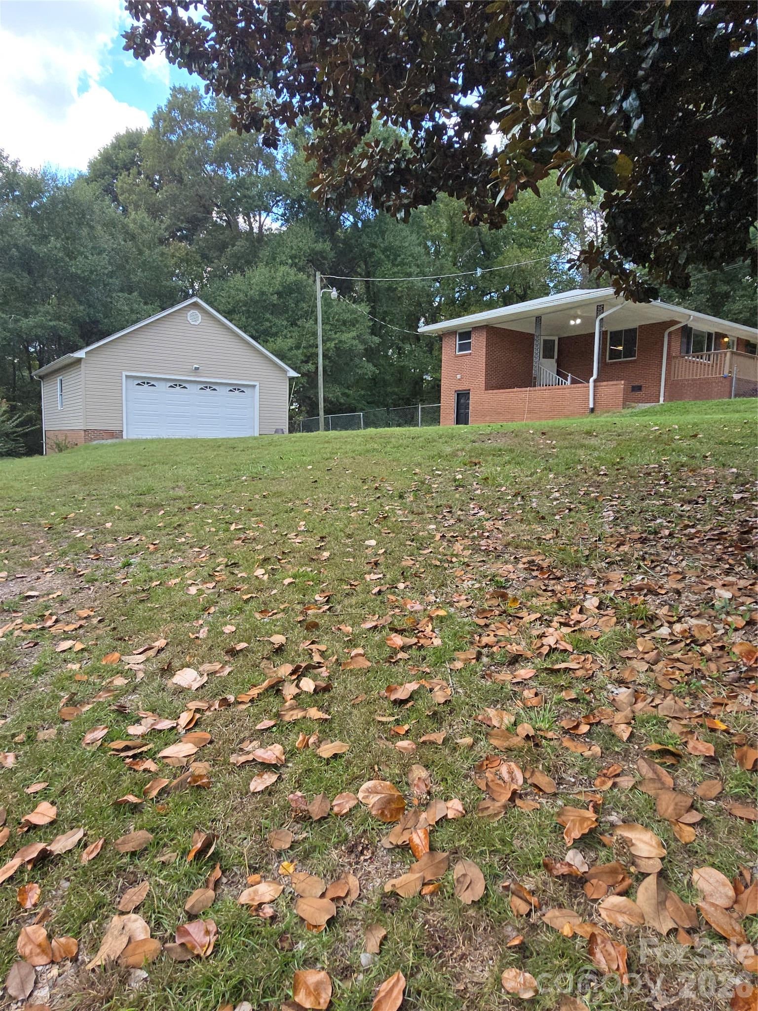 1627 W Lakewood Drive