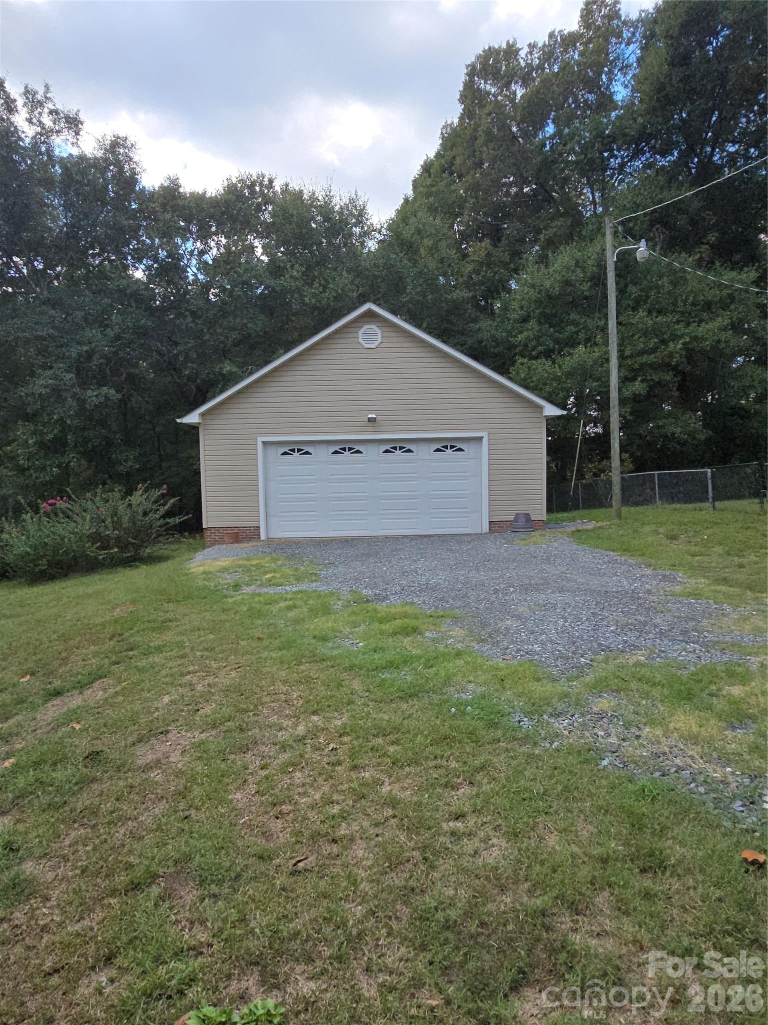1627 W Lakewood Drive