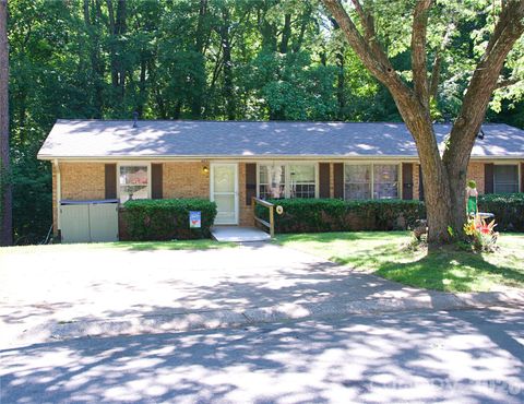 Photo of 4631 Highlake Drive, Charlotte, NC 28215 (MLS # 4381154)
