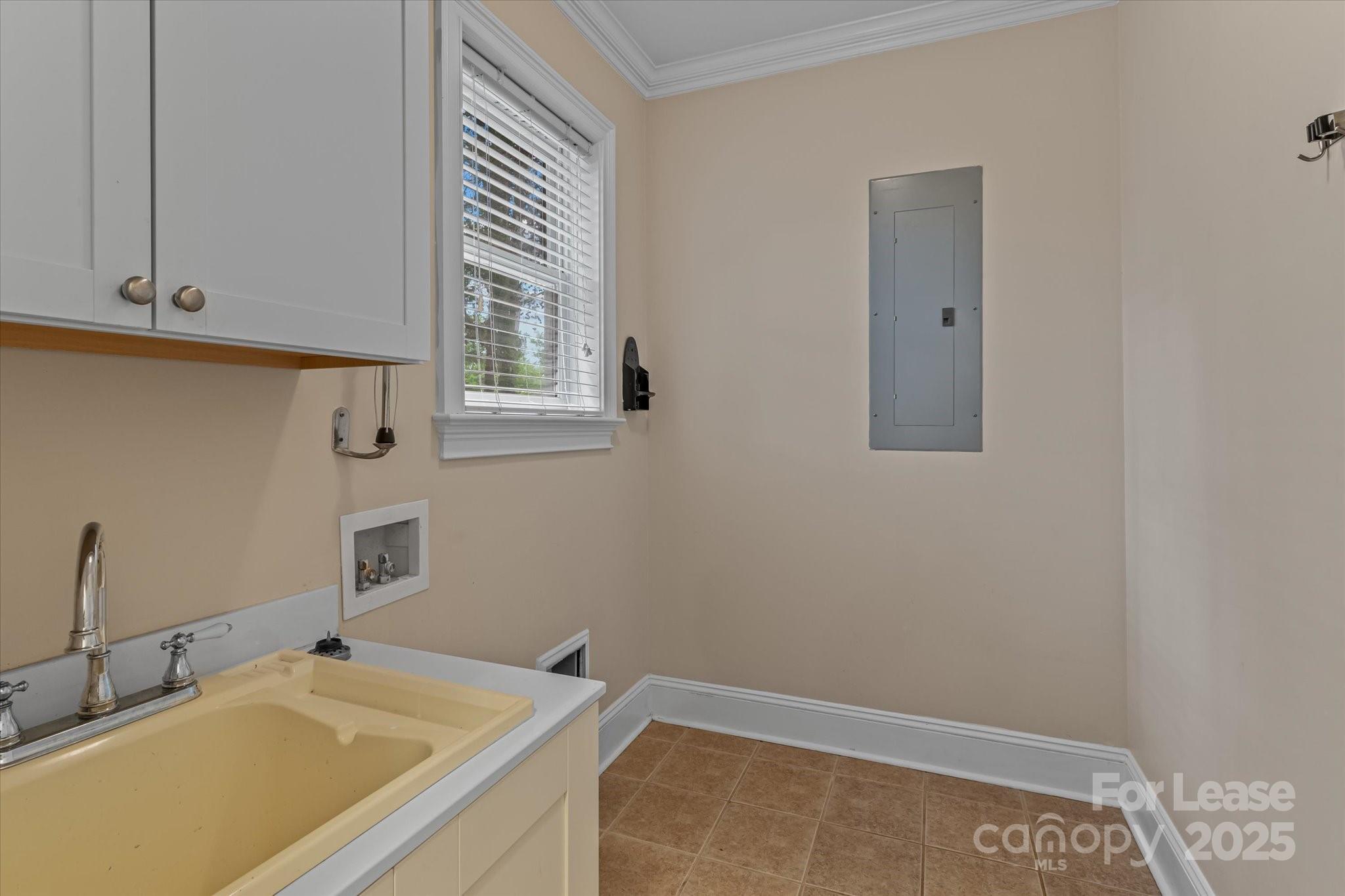 Paramount Shores - Residential Lease