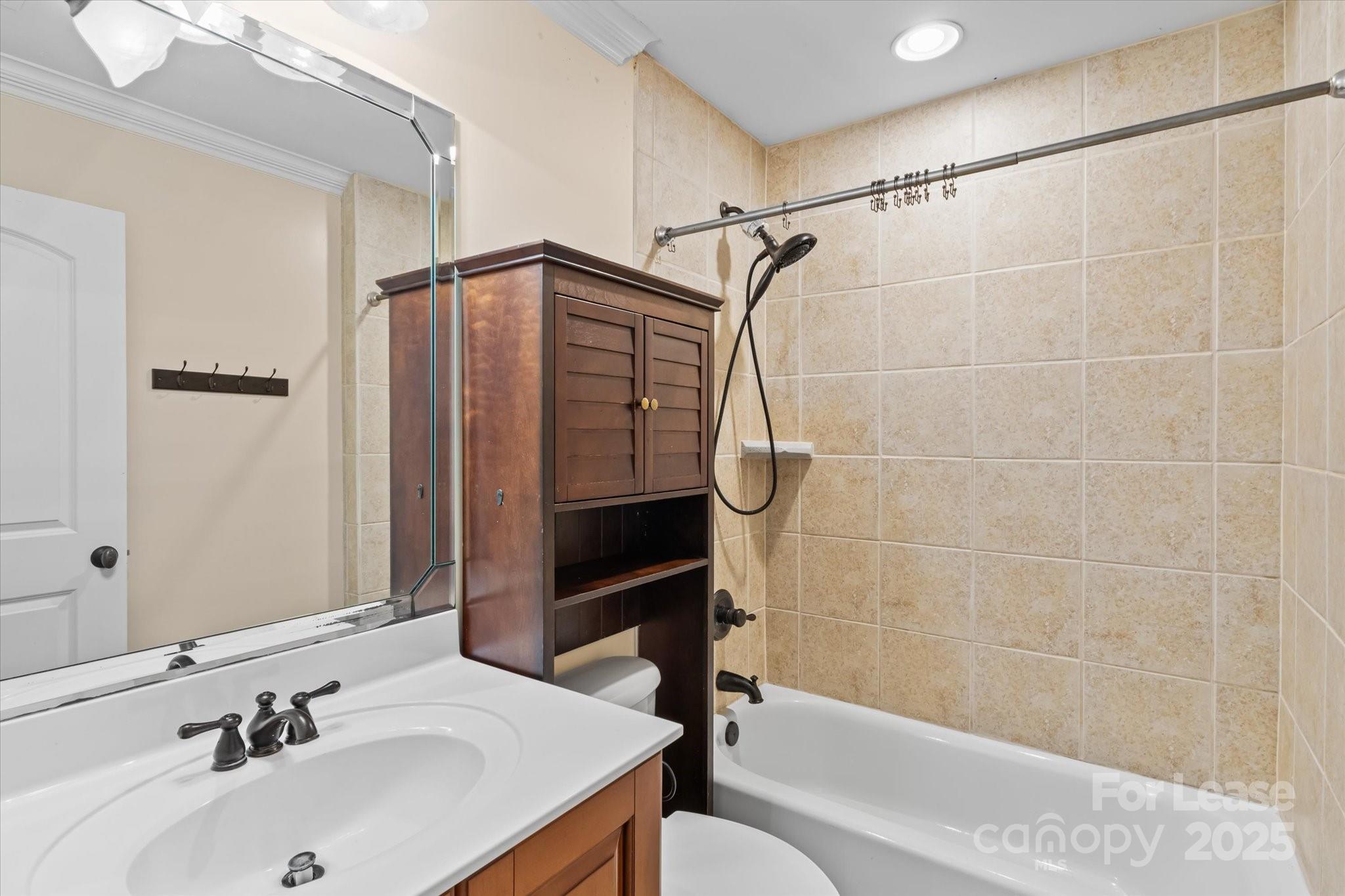 Paramount Shores - Residential Lease