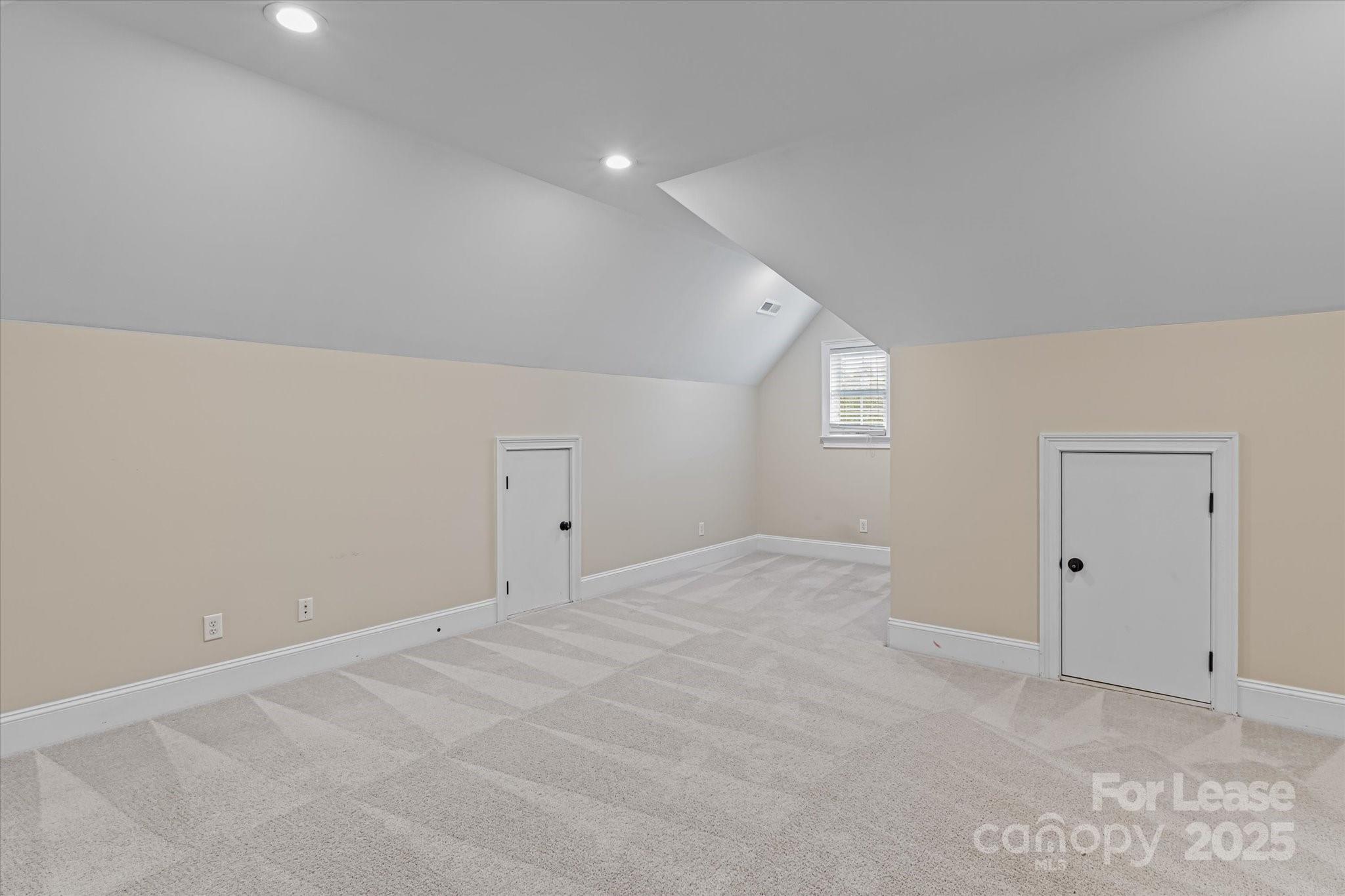 Paramount Shores - Residential Lease