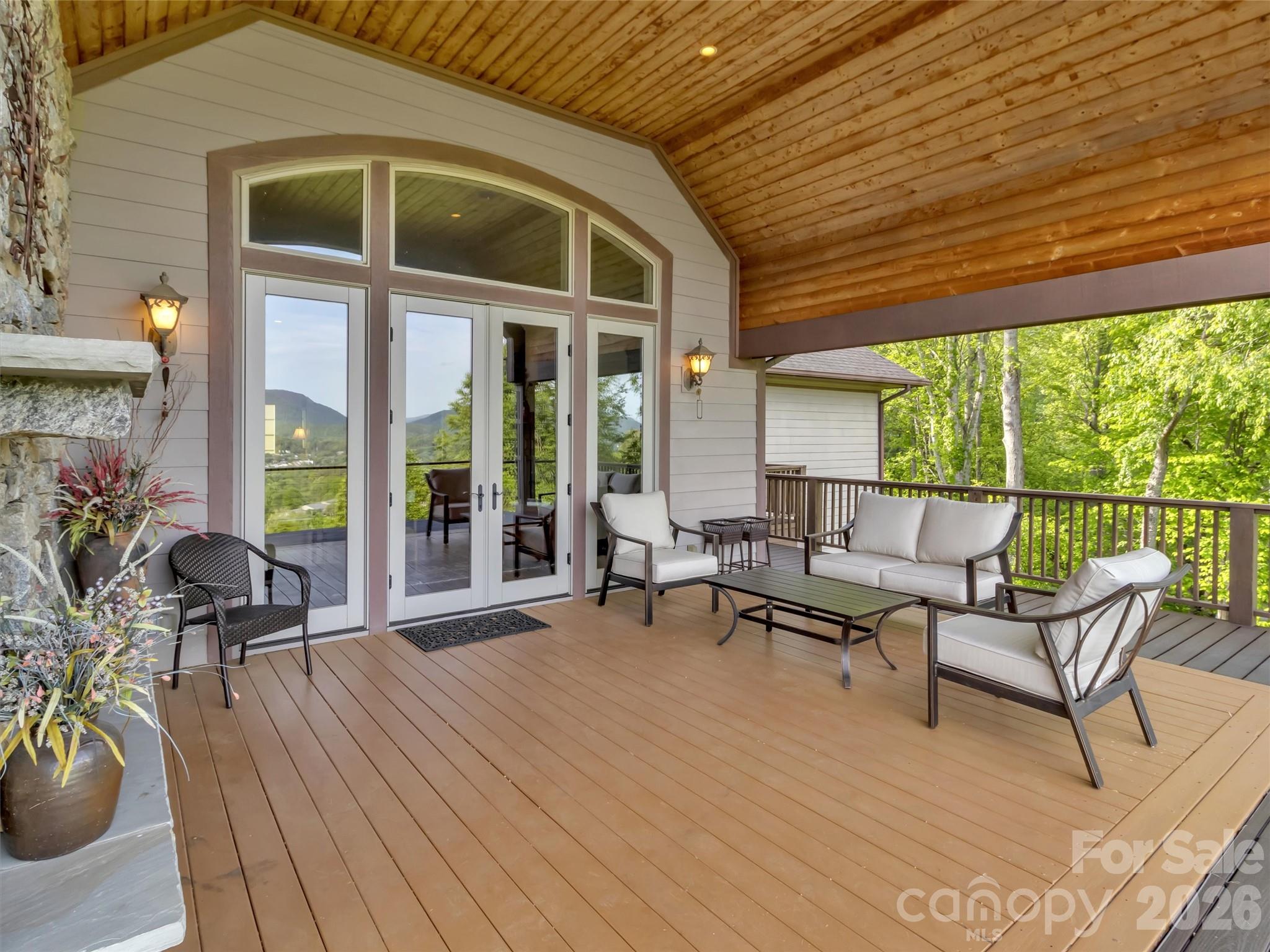 Laurel Ridge Country Club - Residential